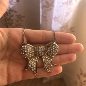 Bow Shaped Necklace